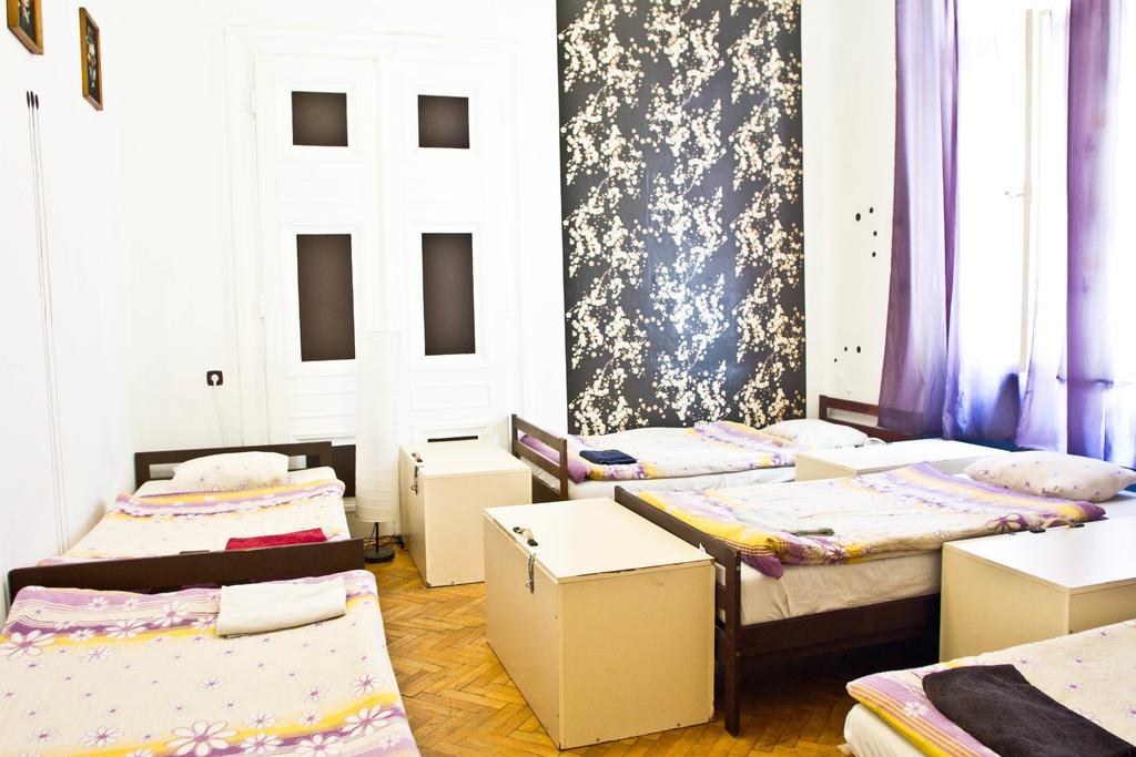 Downtown Hostel Будапешт Экстерьер фото